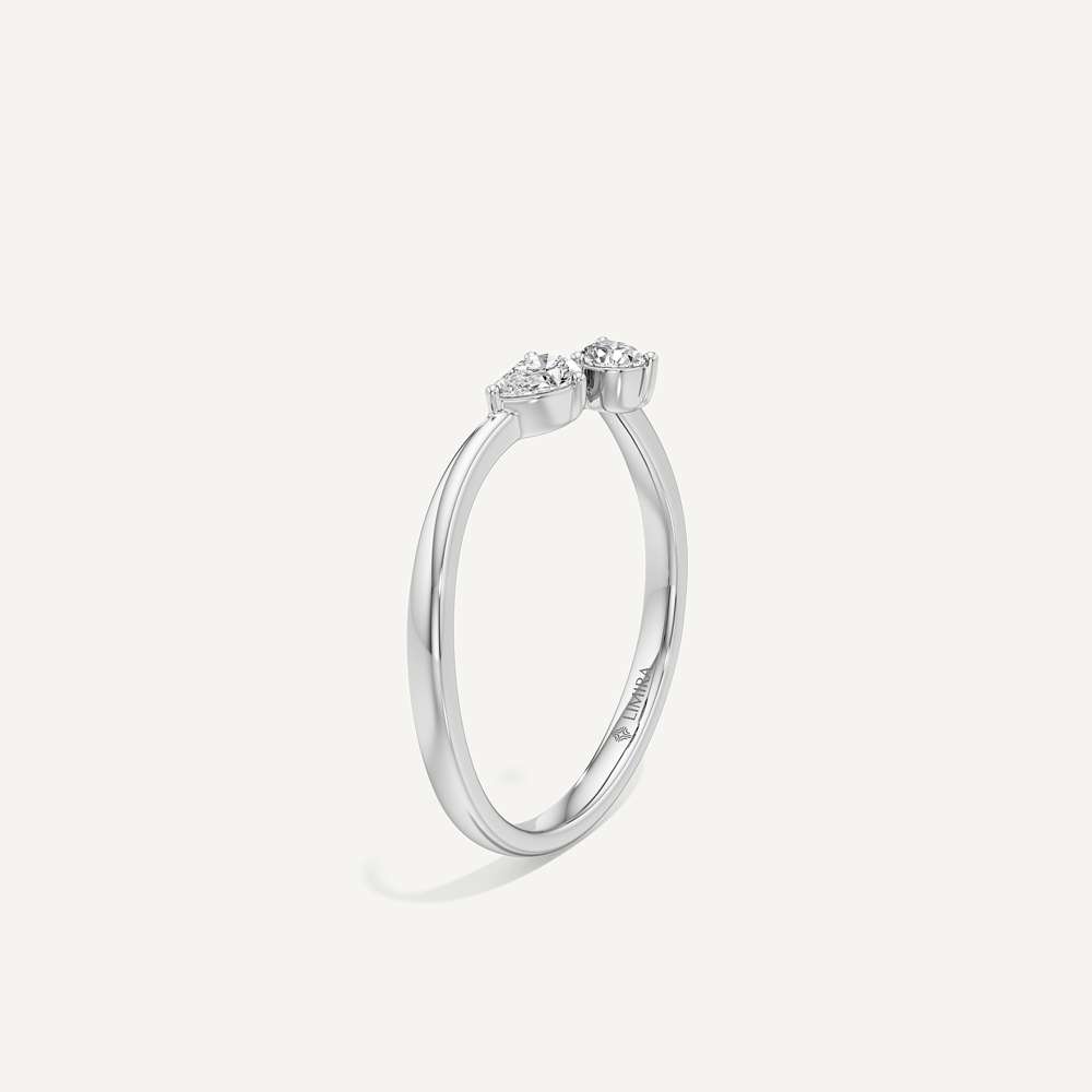 Jolie Pear Diamond